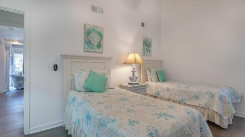 Night Heron House | Pet Friendly, Nature Preserve, Loft, NH52