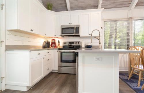 Night Heron House | Pet Friendly, Nature Preserve, Loft, NH52