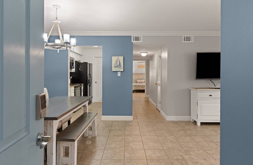 Saint Simons Heights Condo | Pet Friendly (no pet fees) | Ground Level | Pool | Fitness Center | Tennis/Pickleball | Playground