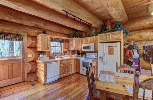 Smoky Mountains House | Pet Friendly Near Dollywood Cabin・Hot tub・Views