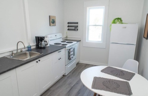 Thunder Bay Apartment | Pet Friendly, Netflix, Wifi, Parking