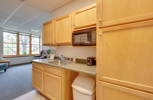 New Kensington Apartment | Pet-Friendly New Kensington Apt w/Shared Perks