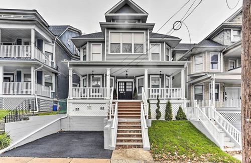 Weequahic House | Pet-Friendly Newark Townhome Near Airport!