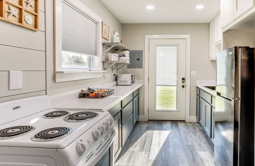 Dogwood Park Apartment | Pet Friendly! Norfork Lake Getaway w/Fire Pit