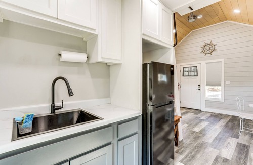 Dogwood Park Apartment | Pet Friendly! Norfork Lake Getaway w/Fire Pit