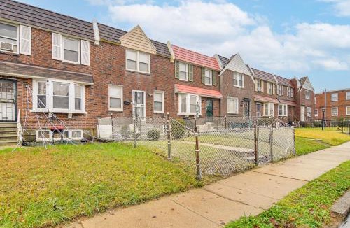 North Philadelphia House | Pet Friendly! NW Philly Rowhouse with Fenced Yard!