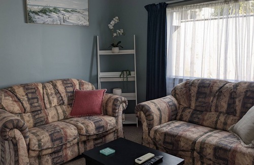 New Plymouth Cottage | Pet friendly