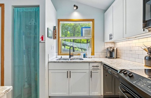 Rockaway Beach House | Pet-friendly Oceanfront Getaway Sleeps 5