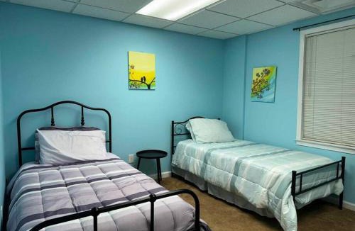 Cumming Villa | Pet Friendly on 5 Acres! 3 Master Suites Sleeps 14