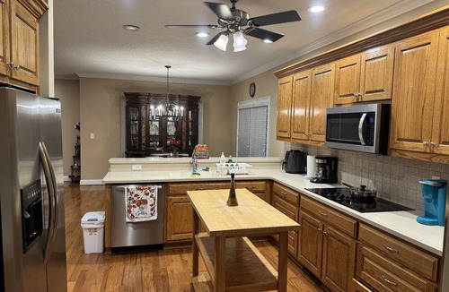 Cumming House | Pet Friendly on 5 Acres! 3 Master Suites Sleeps 14