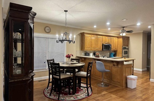 Cumming House | Pet Friendly on 5 Acres! 3 Master Suites Sleeps 14