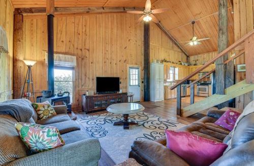 Enterprise House | Pet-Friendly Opp Vacation Rental with Spacious Deck!