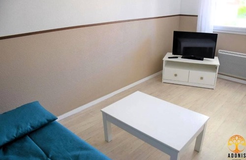 Grandcamp-Maisy Hotel | Pet-friendly Place! Parking, Pool! Short Drive to Omaha and D-Day Beach!