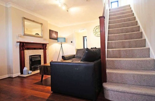 Chester House | Pet Friendly perfect for temp/flexible stays