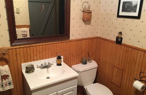 Wells Cottage | Pet friendly, Piney Grove! Beautiful lakeside, lake view, lake access cottage!