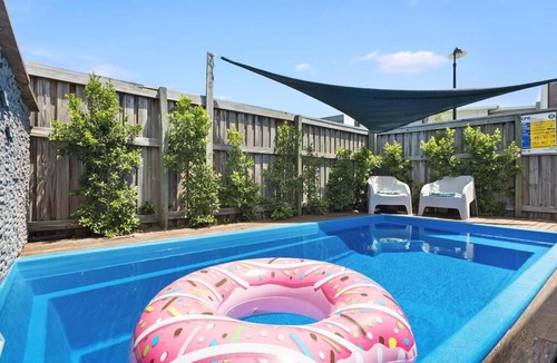 Maroochydore House | Pet Friendly, Pool and More in Maroochydore
