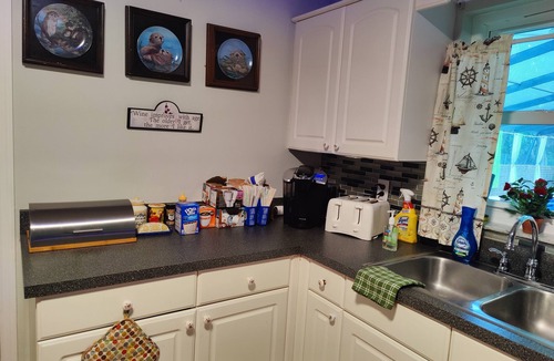 Dade City House | Pet-Friendly Poolside Escape