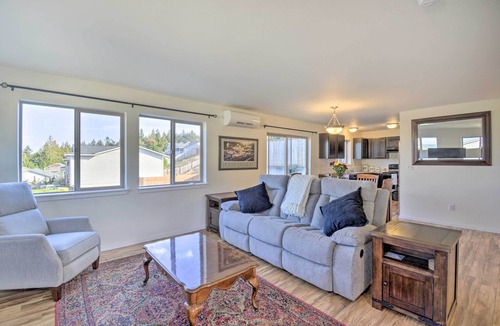 Poulsbo House | Pet-Friendly Poulsbo Abode w/Mountain Views!