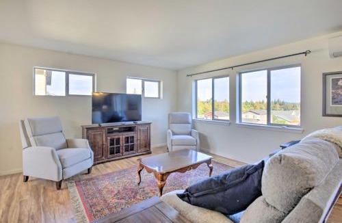 Poulsbo House | Pet-Friendly Poulsbo Abode w/Mountain Views!