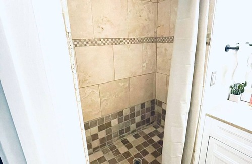 Nob Hill House | Pet Friendly! Private retreat in Nob Hill