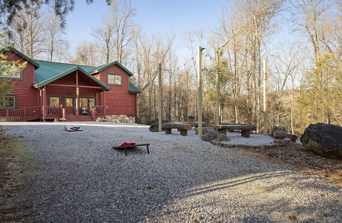 Cosby Cabin | Pet friendly! Private heated pool! Theatre!