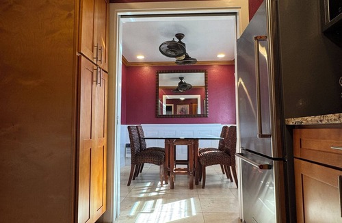 Diamond Head - Kapahulu - St. Louis House | Pet Friendly Private Room In Shared Guesthouse