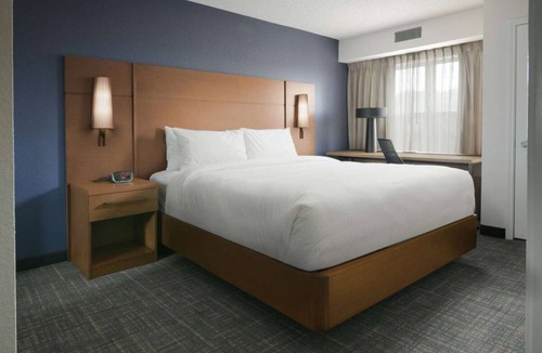 Fossil Creek Hotel | Pet-friendly Property! Outdoor Swimming Pool, Free Parking and Breakfast!