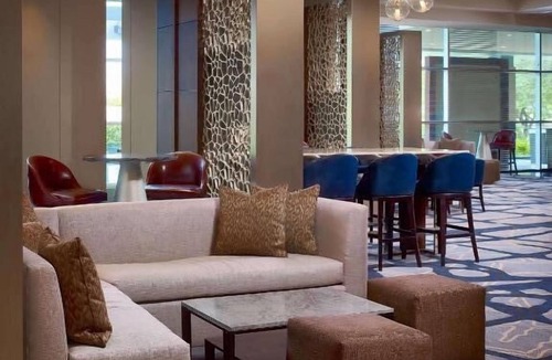 Uptown Hotel | Pet-friendly Property! Comfortable Unit, Outdoor Pool, Near to Bayou Bend!