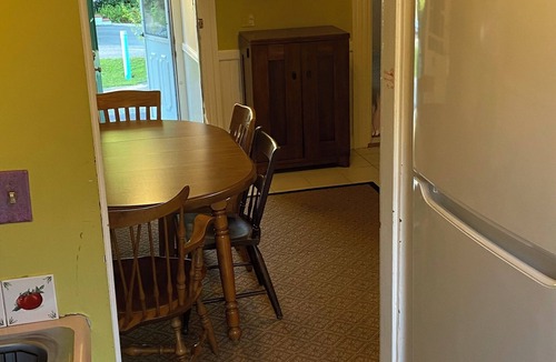 Amesbury Apartment | Pet friendly, quiet home away from home!