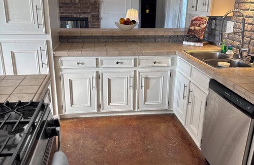 Garden Oaks House | Pet-Friendly Ranch Style Home in NW Houston