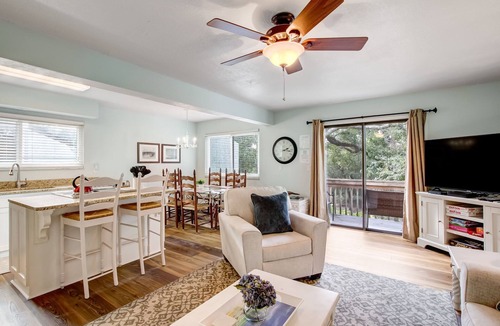 Fernandina Beach House | Pet Friendly | Renovated Forest Ridge Villa | 5-7 Minute Walk to the Beach | Community Pool & Tennis