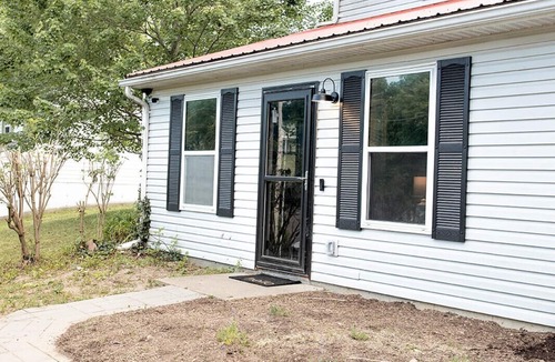 Treloar House | Pet friendly rental near Hermann