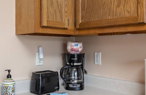 Indianapolis Condo | Pet Friendly Retreat near Indianapolis