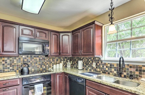 Circle D-KC Estates House | Pet-Friendly Retreat < 5 Mi to Bastrop Lake!