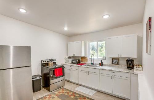 Baldwin House | Pet-Friendly Retreat Over 3 Acres in Baldwin!