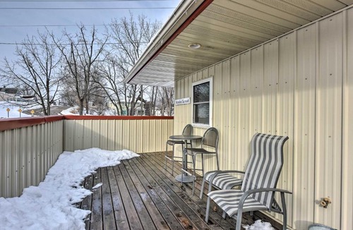 Wabasha Apartment | Pet-Friendly Retreat w/Deck: Steps to Marina!