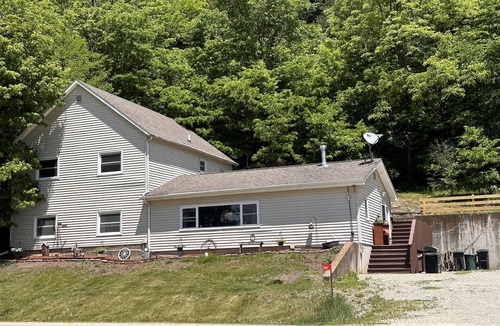 Bagley House | Pet Friendly River Bottom Oasis - Bagley