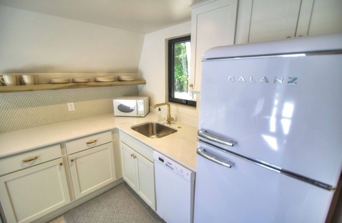Berwick Cabin | Pet-Friendly River Escape | A-Frame Cabin w/Kitchen | Close to Trails