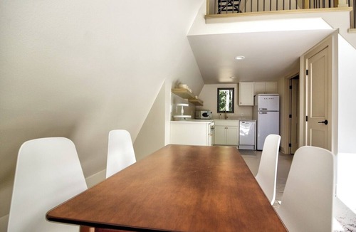 Berwick Cabin | Pet-Friendly River Escape | A-Frame Cabin w/Kitchen | Close to Trails