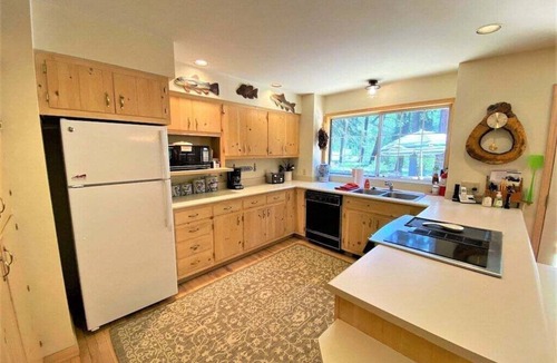 Durango Cabin | Pet Friendly Riverfront Cabin