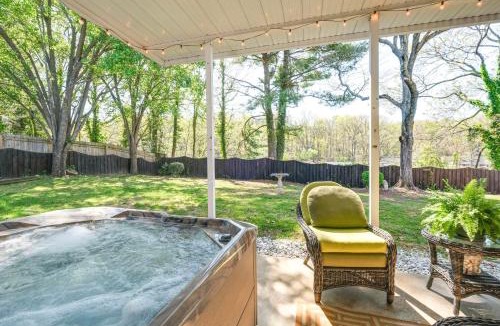 Roanoke House | Pet-Friendly Roanoke Retreat w/Theater