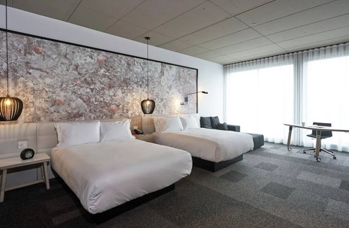 Brossard Hotel | Pet-Friendly Room w/Functional Design Near Oasis Surf & Kid-Friendly Fun