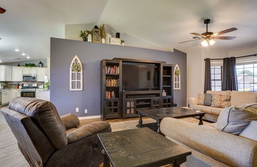 Safford House | Pet-Friendly Safford Vacation Rental w/Pool!