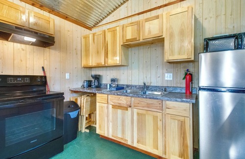 Salesville Apartment | Pet-Friendly Salesville Haven 3 Mi to Norfork Lake