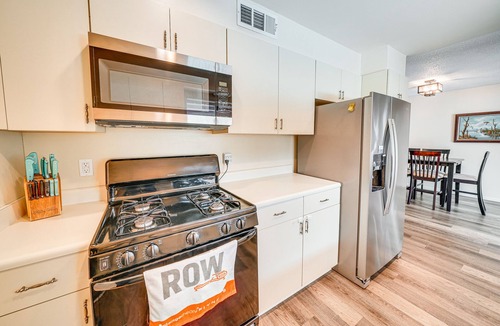 North San Antonio - SAT House | Pet-Friendly San Antonio Vacation Rental w/Pool!