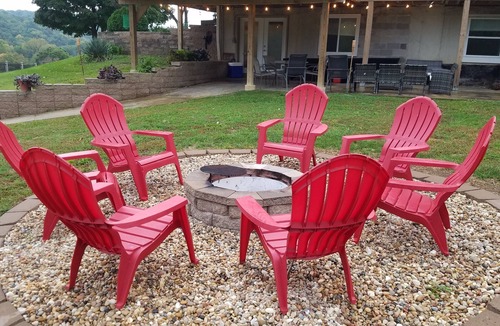 High Ridge Apartment | Pet Friendly, Scenic, Eureka, St Louis, Nurse, Insurance, Contractor spec. rates