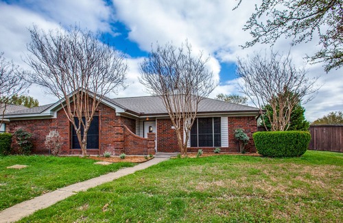 Allen House | Pet-friendly SFH on corner lot in great neighborhood