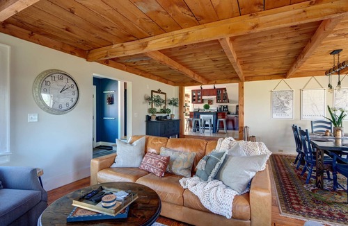 Skaneateles House | Pet friendly Skaneateles country home one mile from downtown!