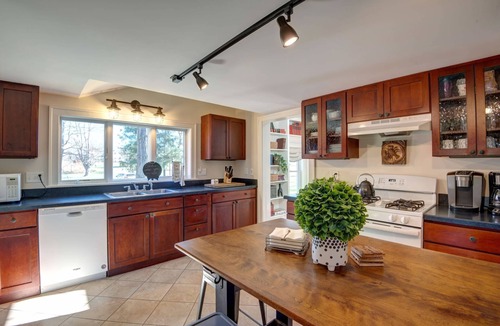 Skaneateles House | Pet friendly Skaneateles country home one mile from downtown!