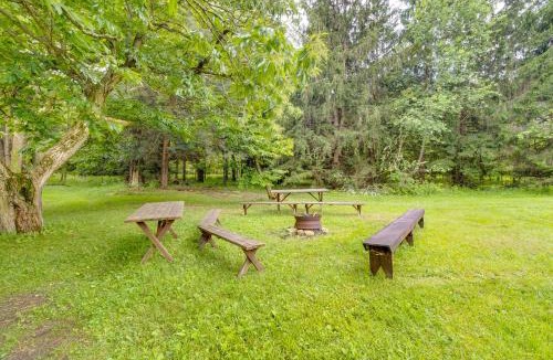 Smithmill House | Pet-Friendly Smithmill Retreat with Yard!